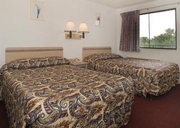 Days Inn & Suites By Wyndham Indianapolis Airport East Ngoại thất bức ảnh